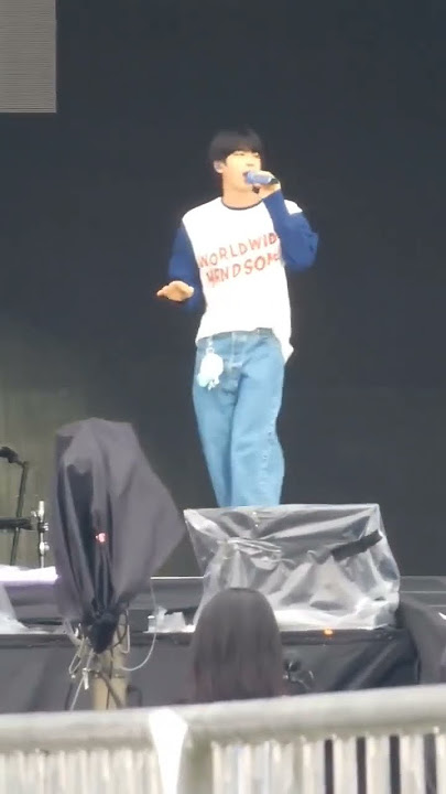 jin in bareface always stunning, the eatting cds vocal  #RUNSEOKJIN_epTOUR #Jin_TOUR #Jin #방탄소년단진 #진
