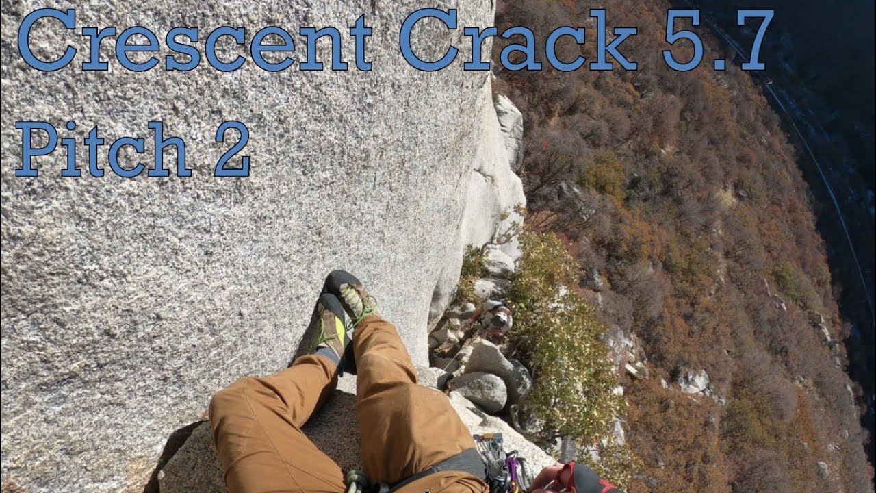 Trad climbing in Little Cottonwood Canyon - Crescent Crack (pitch 2)