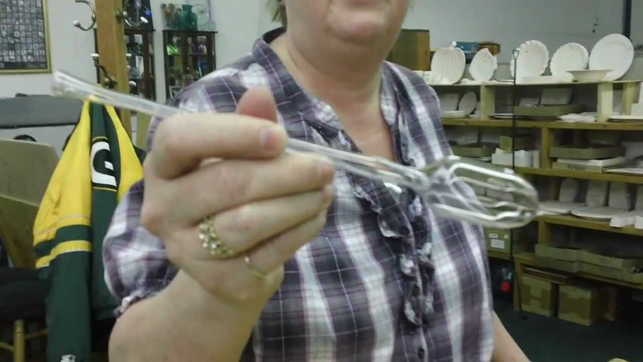 Judy explaining the Blown Glass Globes Class at Glass Garden in