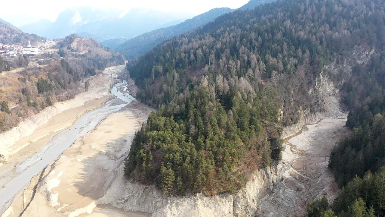 Iniziate le operazioni di reinvaso del Lago di Centro Cadore