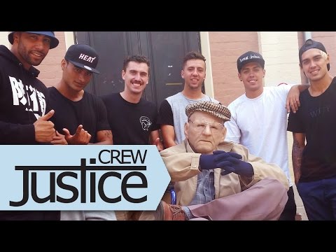 DANCING GRANDPA PRANK af Justice Crew feat. Det Kongelige Stampede