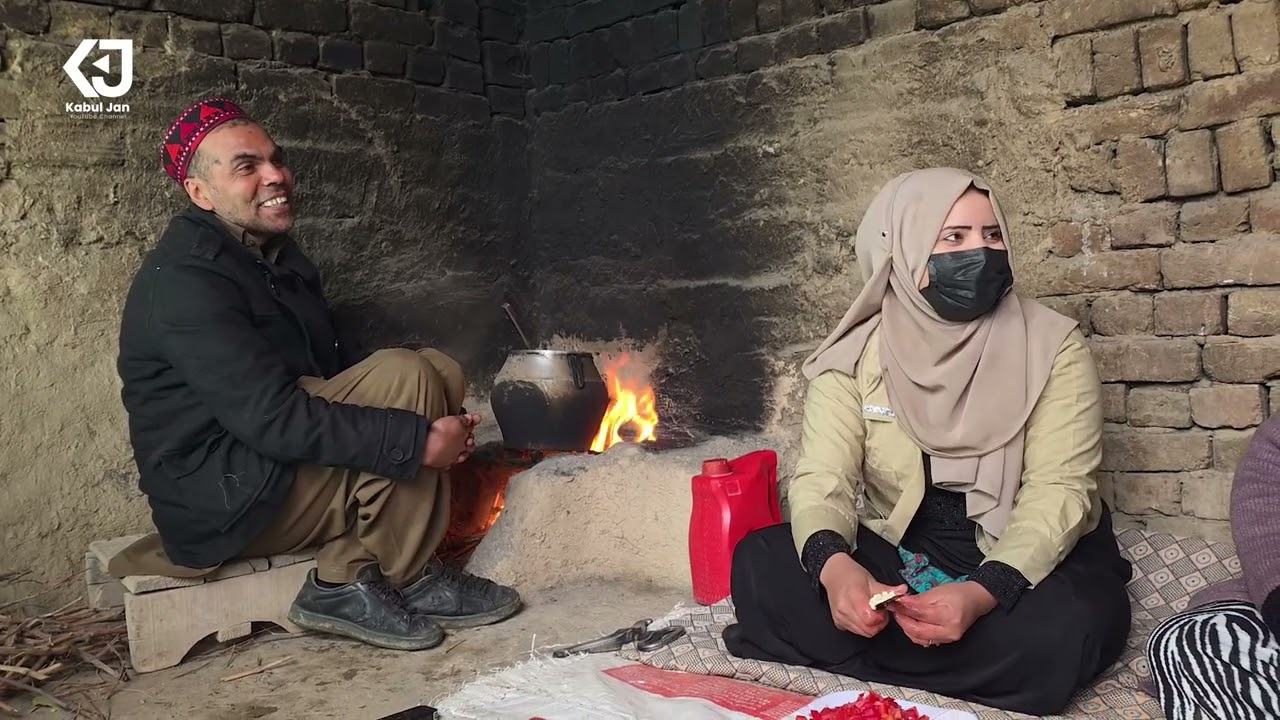 خاله نفیسه برای لیاقت به زور دال پخته کرد😂😂