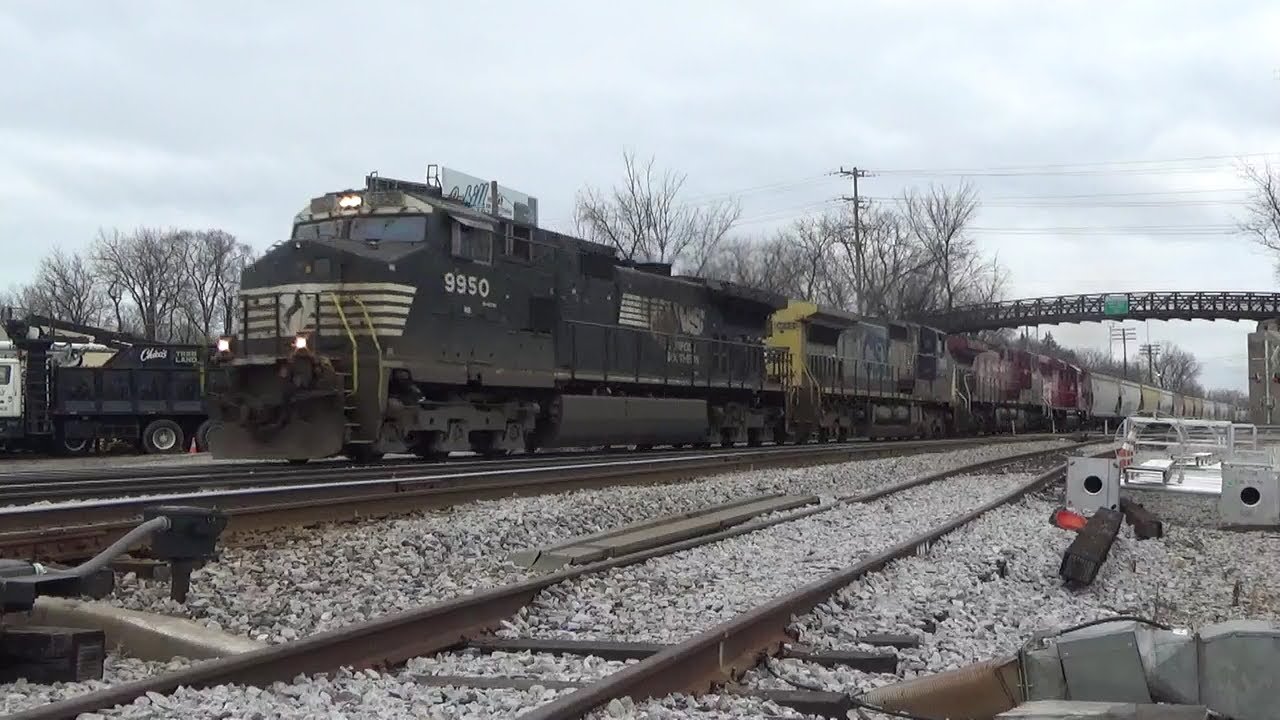 NS 9950 at Rondout, IL