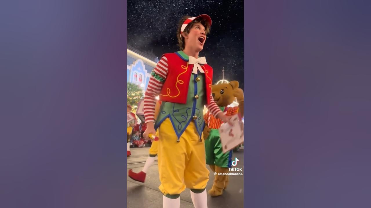Disney World’s Tally the Elf looking up your name on Santa’s List