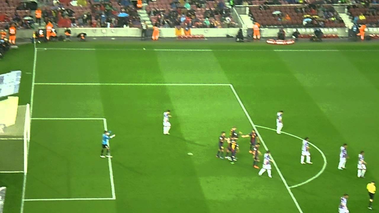 FC Barcelona - Real Valladolid propia meta Marc Valiente    ( eigen goal)