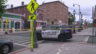 Jewelry store attempted robbery suspect shot, another on the run