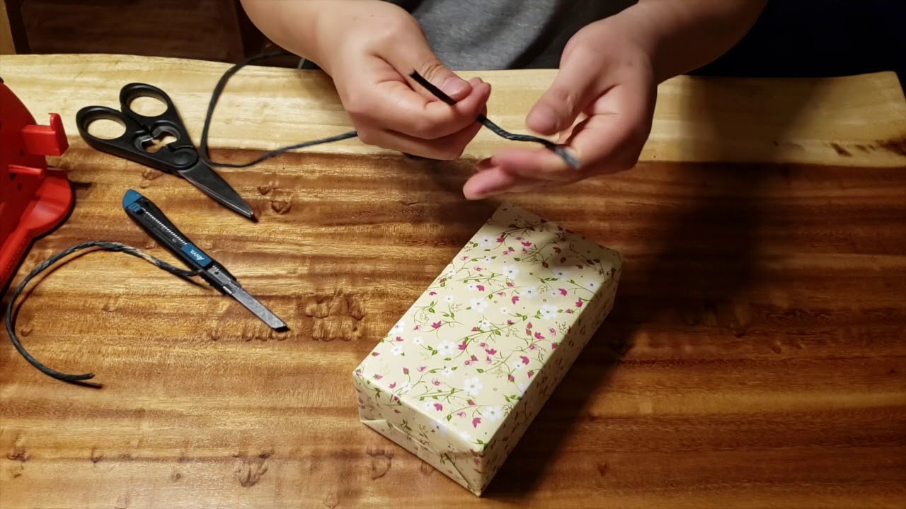 Gift Wrapping Hack: Paper flower 101