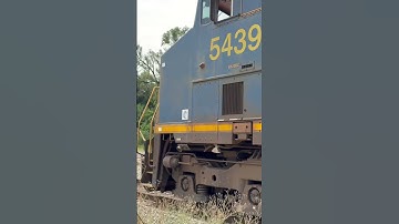 CSX knocks down slow clear signal