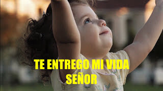 Video thumbnail of "Sarah Vargas - Te Entrego Mi Vida (Video Lyric Oficial)"