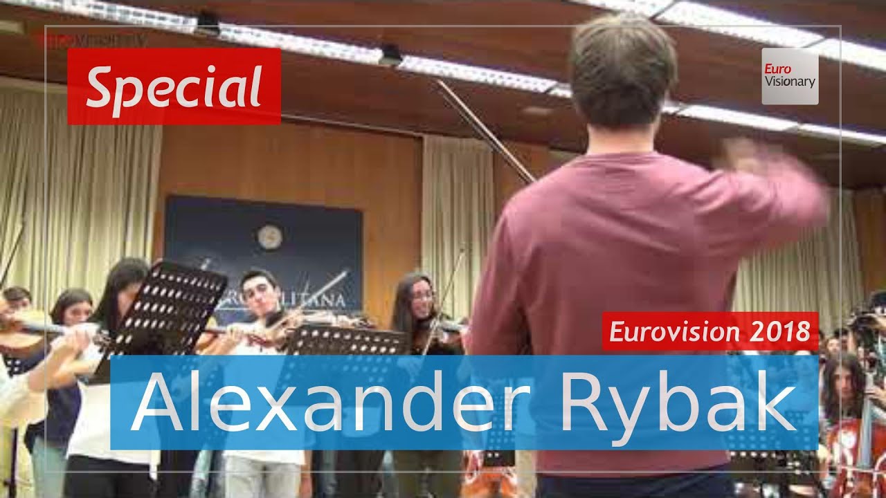 Alexander Rybak performs "Fairytale" Fado style with an orchestra of students at Metropolitana