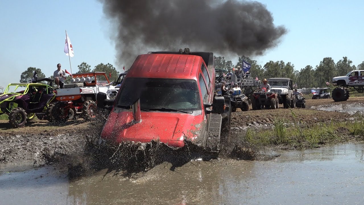 redneck yacht club mudding