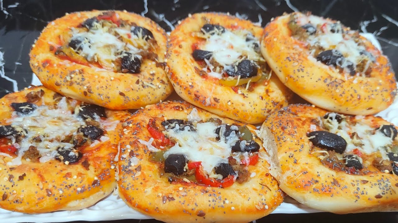 فطائر  بعجينة قطنية وساهلة بلا دليك  🤤✨🥪🌮لا تنسو الإشتراك 😘🥰#اكسبلور #حلويات #عشاءلذيذ #pizza 