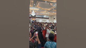 Mangulosi di pesta perkawinan adat Batak