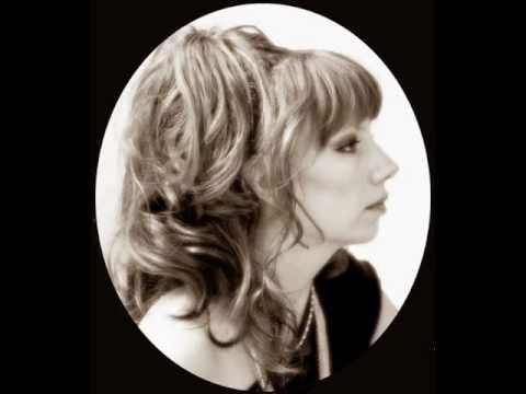 JENNIFER LAYNE How Deep is the Ocean (LIVE 2010)