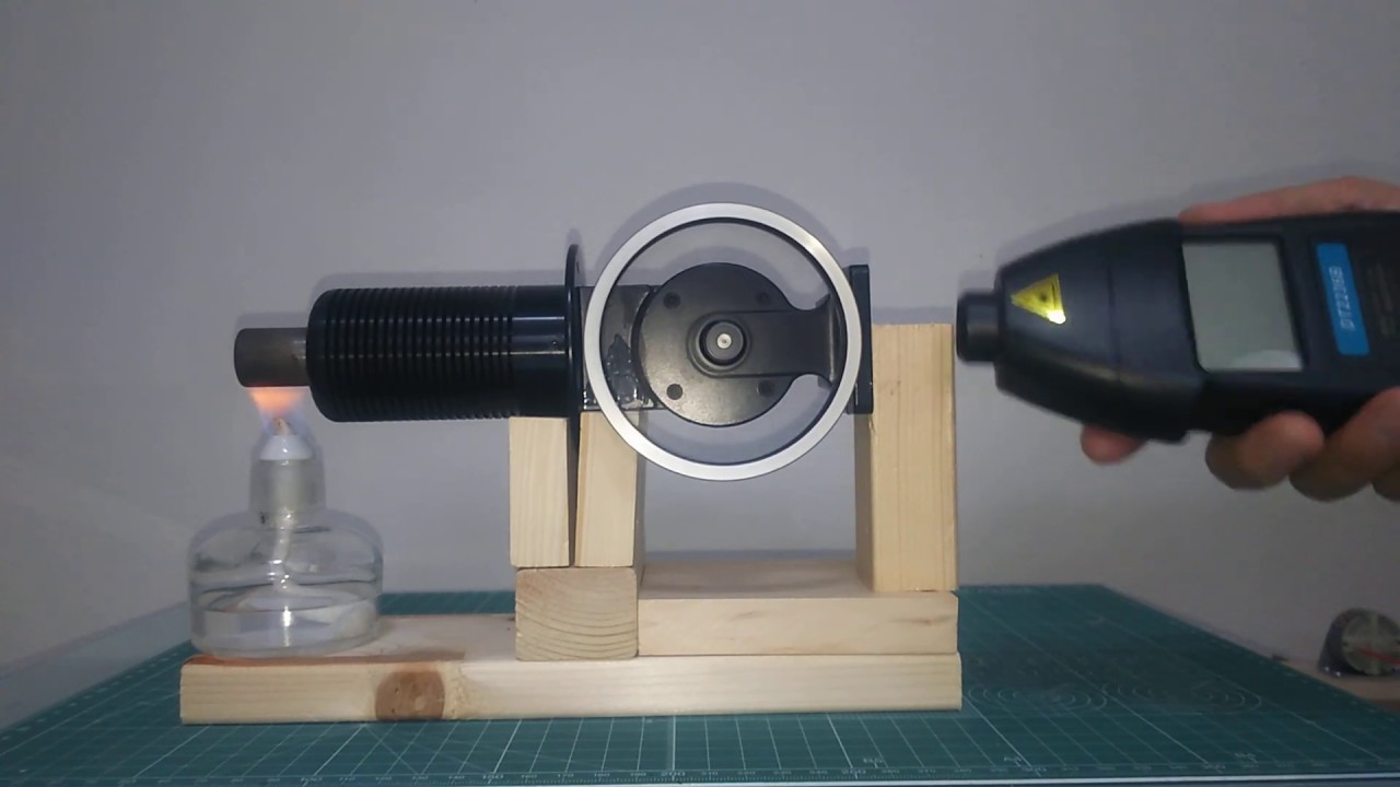アメリカ製β型スターリングエンジン模型（回転数測定）β type sterling