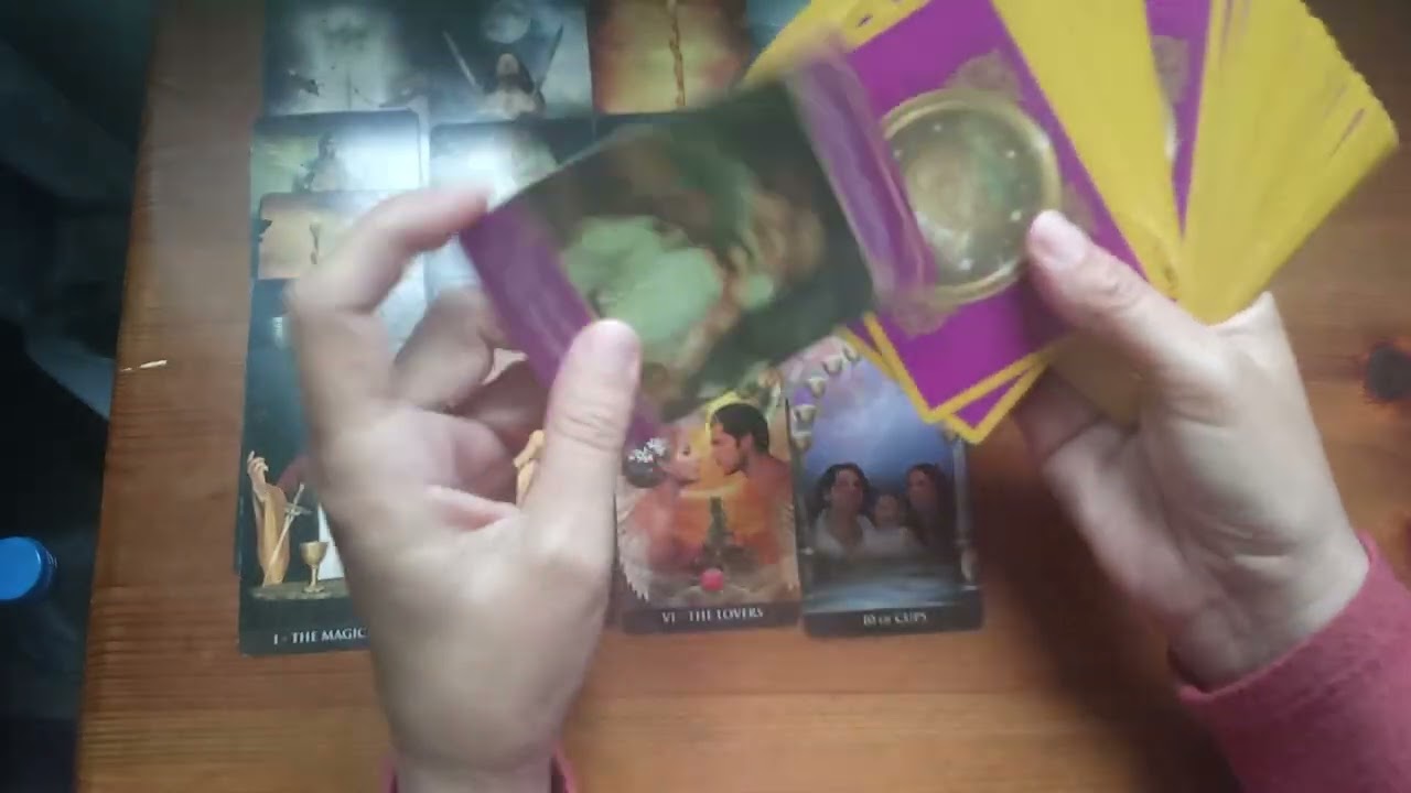 Τι θα γίνει μεταξυ σας. #tarot #ταρω #pickacard