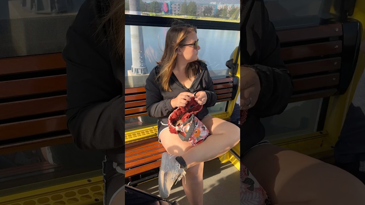 Disney day with the fam. ♥️🧶 