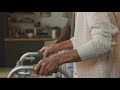 Veteran CBS journalist shares family's experience with Alzheimer's, advocates awareness