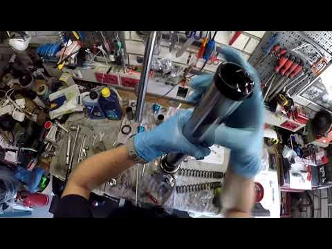 Honda CBR 600 RR fork seal replacement Howto - YouTube