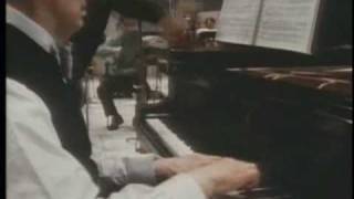 Horowitz plays Mozart piano concerto 23 3rd mov