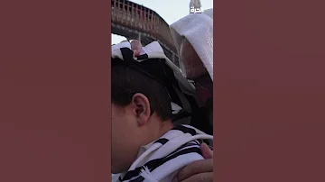 يهود يؤدون صلاة جماعية عند حائط المبكى بالقدس 