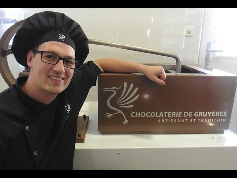 فيديو: كيفية صنع الجبن مع الشوكولاتة
