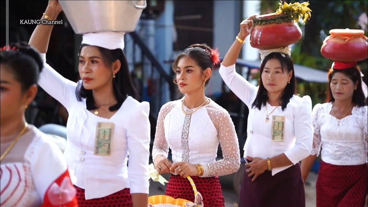 ကော့မိရွာက မွန်ရိုးရာရှင်လောင်းလှည့်ပွဲ 😍 #youtube #automobile 