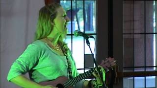 Victoria Vox - French Cafe chords