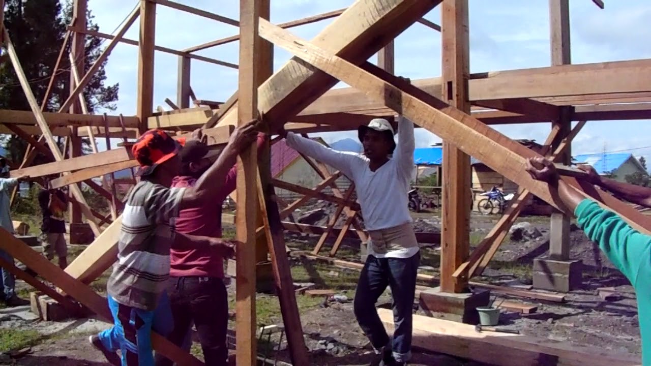 Rumah Adat Gayo ( Umah Pitu Ruang ) Bener Meriah - YouTube