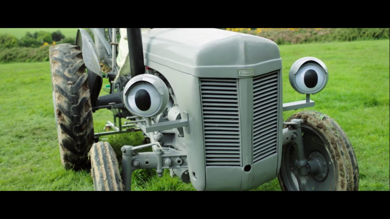 Traktorek Fergie trailer 1 YouTube