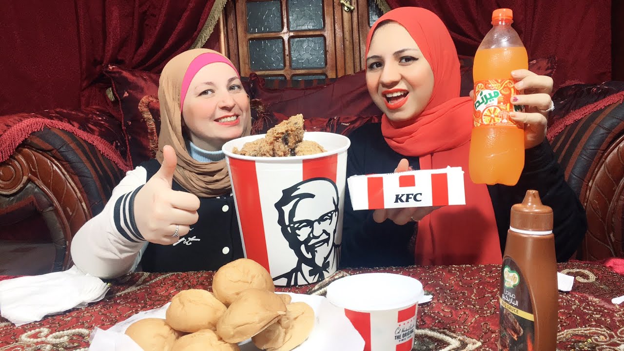 تحدى أكل وجبة عائلية من كنتاكى _10 قطع مختلفه | ضد قناة @_manaladelfamily8662