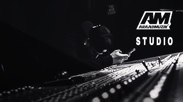 araabMUZIK in the studio with Dave East  & Motif Alumni 2021