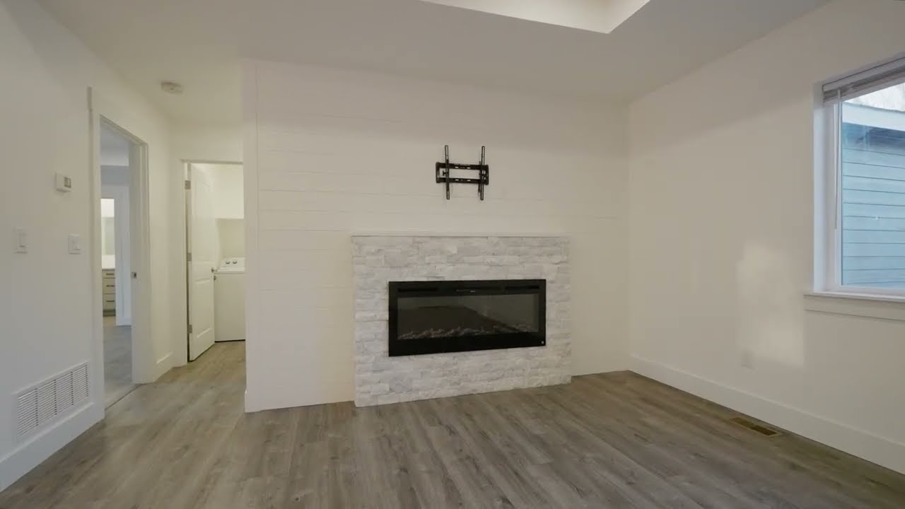 8126 Shearwater St presented by Angie Ferris