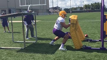 Leonard Fournette, other LSU running backs going through blocking drills