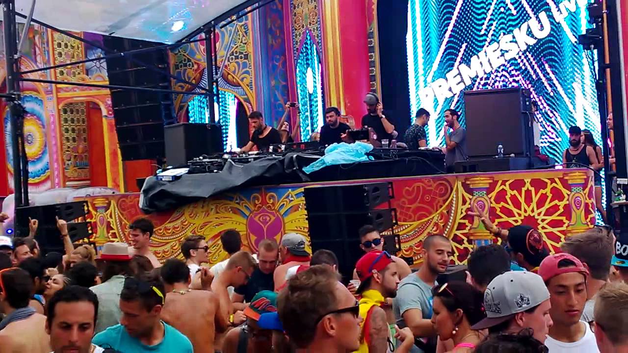 Premiesku Her/ Desolat at Tomorrowland 2014