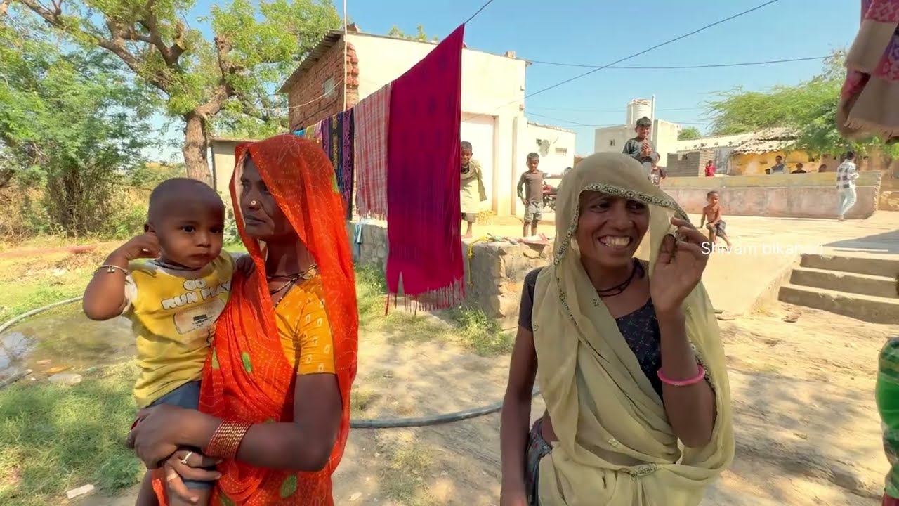 इस गाव में लड़किया इतनी जायदा क्यो है | उदयपुर के बीहड़ जंगलों में  मिली लड़किया old tribe village