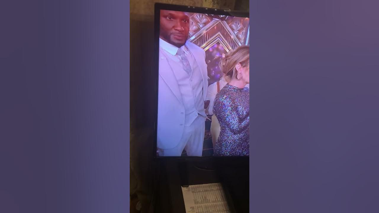 Lamar Odom scratching like he’s got the crabs YouTube