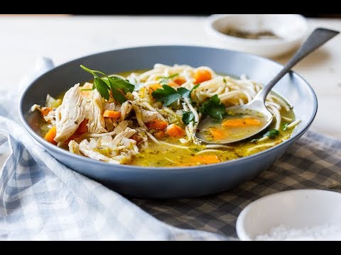 Easy chicken noodle soup - YouTube