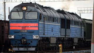 Тепловоз 2ТЭ116У-0085 со сборным поездом