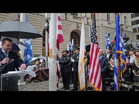 Ομιλία του Άρη Κουρκουμέλη στην τελετή έπαρσης της σημαίας στο Μπόουλινγκ Γκριν του Μανχάταν.