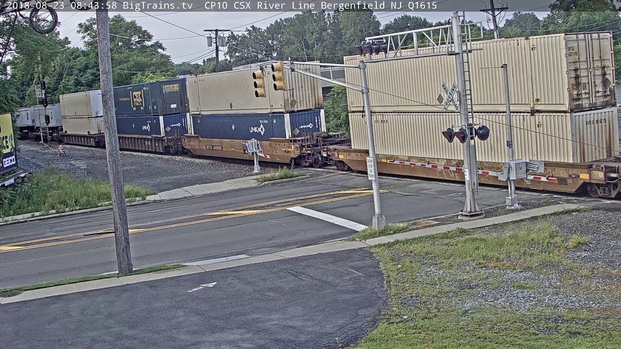 August 23 2018 08:40 nb stack trailers CSX 725, 213 Q003 - YouTube