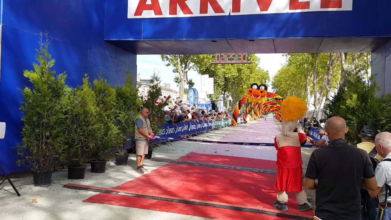 Marathon du médoc 2016: arrivée du vainqueur poster