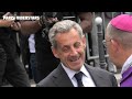Nicolas Sarkozy acclamé lors de son arrivée aux obsèques de André Santini le 8 juin 2026 à Issy