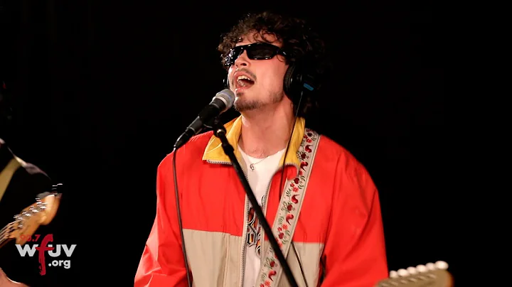 Friko - "Get Numb To It!" (Live at WFUV)