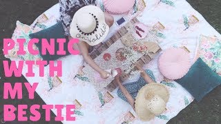 How To Host A Summer Picnic With Your Bestie!