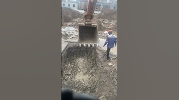 Máy xúc ép cọc cùng công nhân #shops #viral #excavator