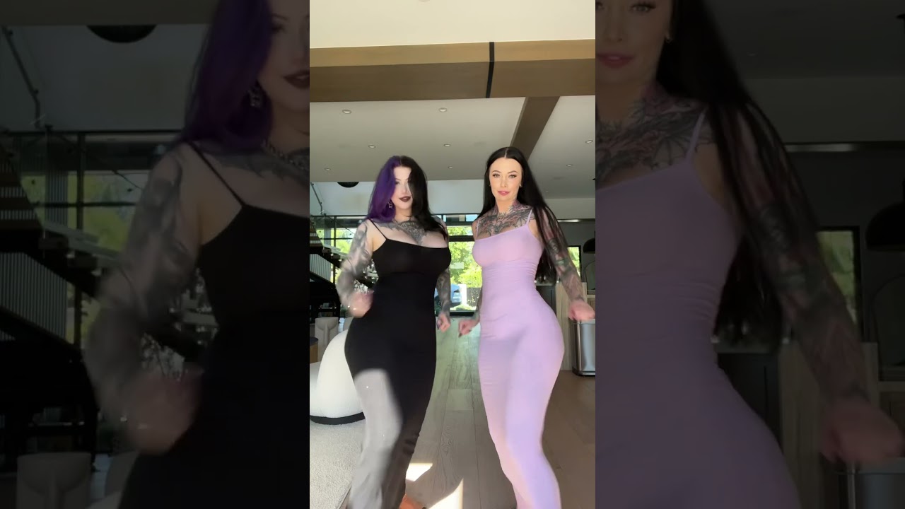 Do you like tattoos?? @HyliaFawkes 🖤💜 #tattooed #altgirls