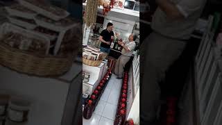 Mevlüt Gakgo Efendi'den, Elazığlılara iyi gelen şalgamımız, size de iyi gelir. Hakiki Şalgam. MGE