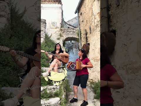 Video Mulieres Garganiche ben centro storico di San Giovanni Rotondo