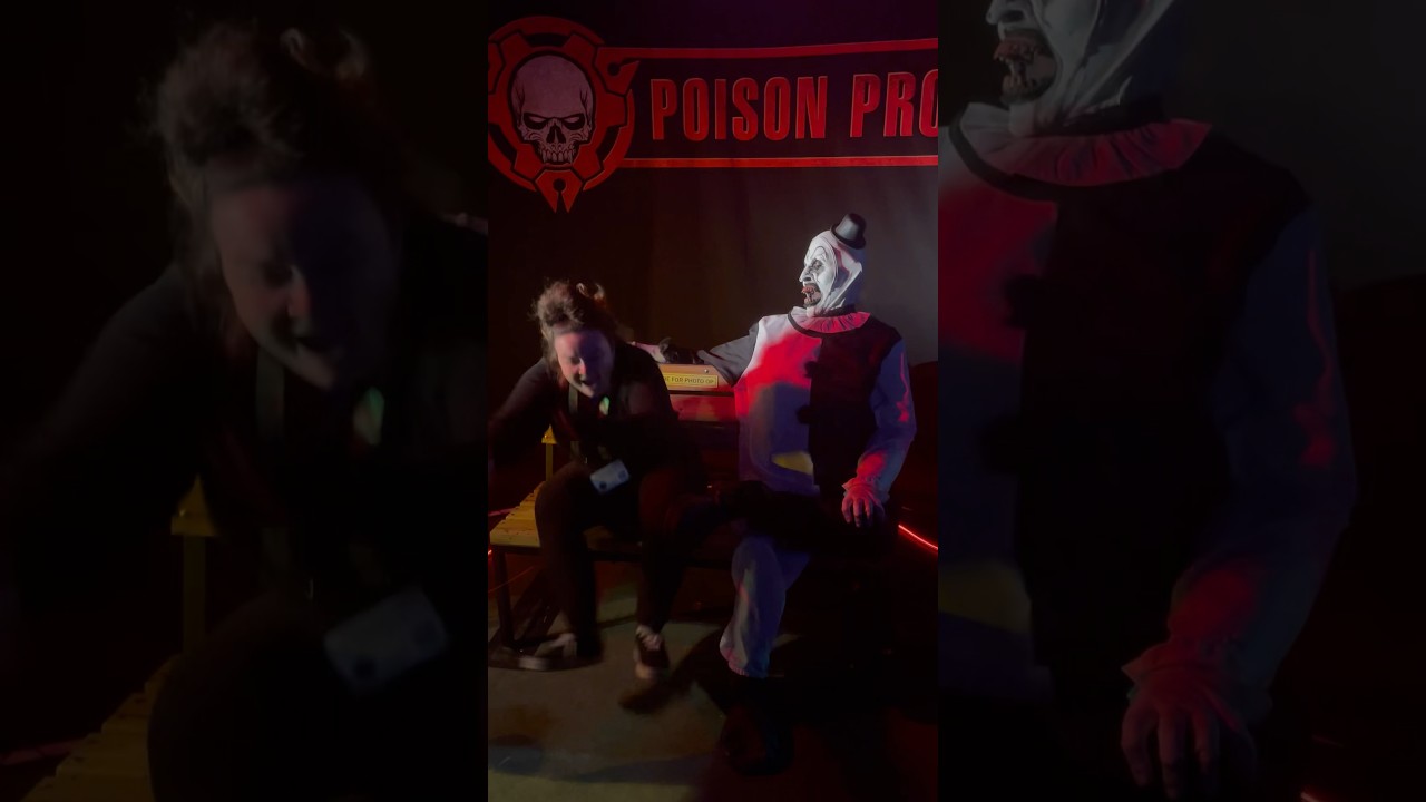 CLOWN SCARES LADY ON BENCH | #halloween #scary #halloween2024 #jumpscare